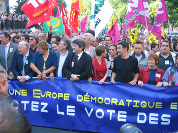 En tête de la manifestation unitaire, aux cotés notamment de Marie-Georges BUFFET et Olivier BESANCENOT