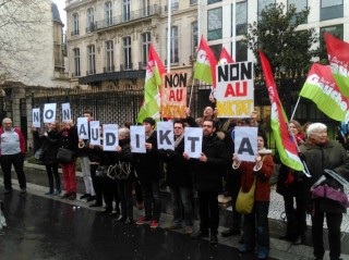 Rassemblement à l'ambassade d'Allemagne